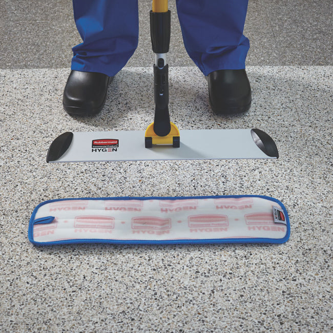 Rubbermaid HYGEN Pulse Microfibre Mop with On-Board Reservoir and 2 x 40cm Wet Mop Sleeves